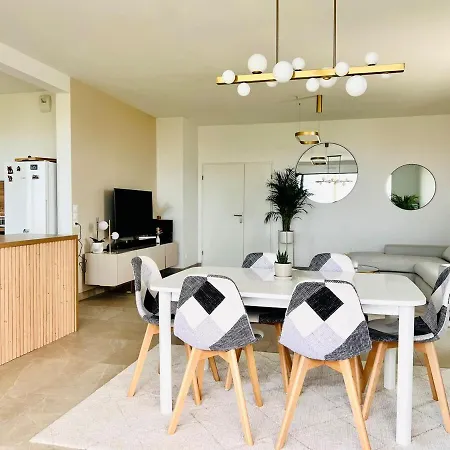 Exceptional Panoramic View Apartment *
