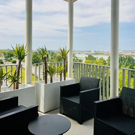 Exceptional Panoramic View Apartment Bordeaux