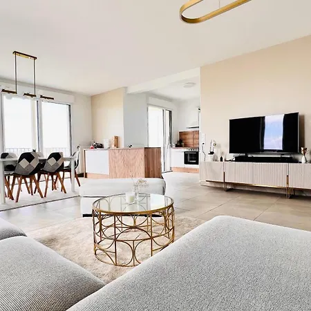 Exceptional Panoramic View